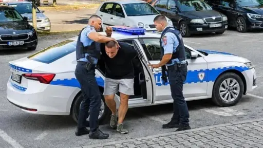 U policijskoj akciji "Trasa" uhap&scaron;ena trojica osumnjičenih za trgovinu oružjem, oduzeto 14 automatskih pu&scaron;aka