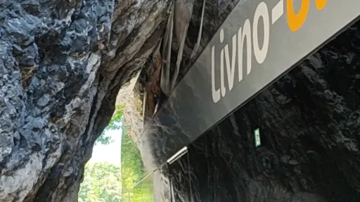 Autobus zapeo u kanjonu na putu Banjaluka-Jajce, putnici snimili incident