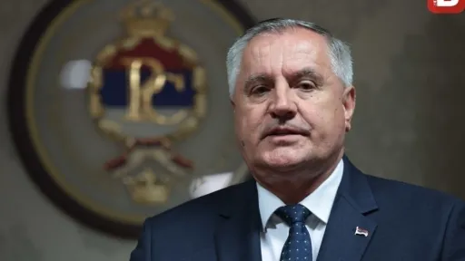 VI&Scaron;KOVIĆ LJUBOMORAN NA OPOZICIJU IZ RS-a: "Sarajevsko saborovanje potvrda da je BiH razvla&scaron;ćena"