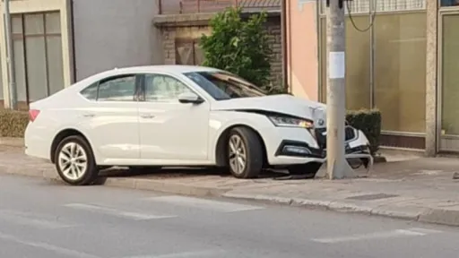 BAHATI FUNKCIONERI SNSD-a I POLICIJA KOJA ŠUTI: Član viših organa ove partije, prouzrokovao saobraćajnu nesreću autom koji mu je kupio načelnik opštine
