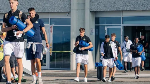 Fudbalski tim Koper suočen s ka&scaron;njenjima i preusmjeravanjima na putu za Farska Ostrva zbog lo&scaron;ih vremenskih uslova