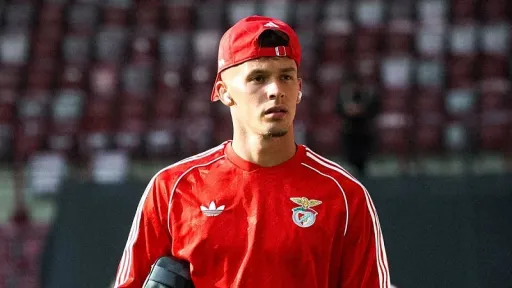Dedić se vratio u startnu postavu Benfice i odigrao 90 minuta usred glasina o transferu u Englesku