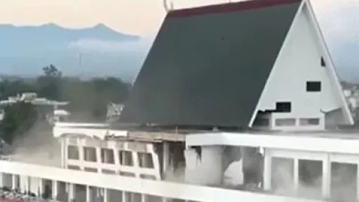 Zemljotres magnitude 7,7 pogodio ostrvo Flores u Indoneziji, najmanje 47 poginulih
