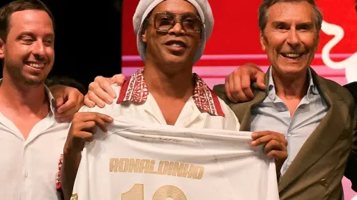 Ronaldinho registrovan kao igrač Ravenna, ali neće nastupiti u prvoj utakmici sezone