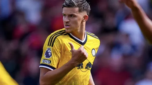Tarik Muharemović debitovao za Leeds United u pobjedi protiv Nottingham Foresta rezultatom 1:0