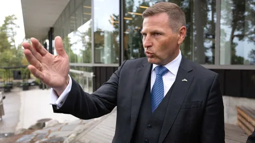 Ministar odbrane Estonije Hanno Pevkur podnio ostavku nakon skandala s ugovorom od 70 miliona eura za municiju koja nije isporučena