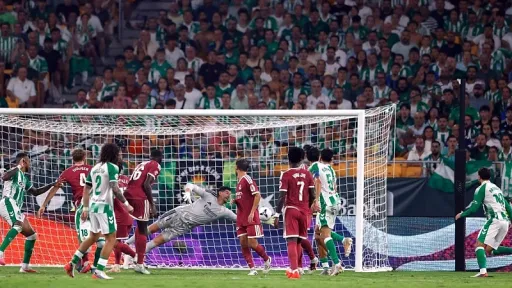 Real Madrid pretrpio prvi poraz u sezoni od Real Betisa rezultatom 1:0, Mbappe proma&scaron;io penal