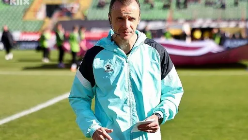 Irfan Peljto sudi mostarski derbi, Mirza Kazlagić na utakmici Željezničar - Čelik