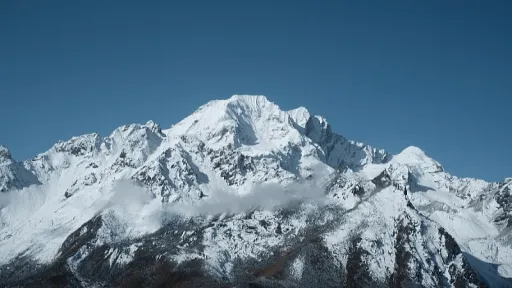 Lavina na Himlung Himalu u Nepalu odnijela dva života, desetak osoba se smatra nestalima