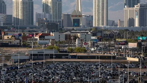 Las Vegas: Privatni avion pri polijetanju sletio s piste i udario u ogradu aerodroma