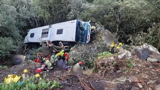 Teška nesreća u pokrajini Barcelona: Autobus kompanije Sagalés pao niz nasip, 41 osoba povrijeđena, od toga 20 teško