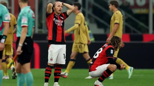 Bologna iznenadila Milan na San Siru pobjedom 4:2 u 9. kolu Serije A, dok Inter slavio autogolovima protiv Venezije