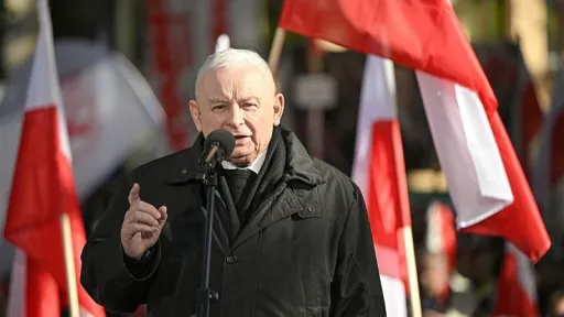 Kaczynski otvorio mogućnost pregovora o izlasku Poljske iz EU ako reforme ne uspiju, Tusk se protivi toj ideji