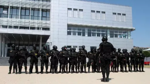 
                                    U 2026. godini u penziju ide 467 policijskih službenika iz tri državne agencije, 351 Bošnjak, brojne pozicije nepopunjene!                                