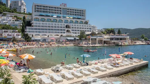 Četveročlanoj porodici za jedan dan u Neumu potrebno do 500 maraka