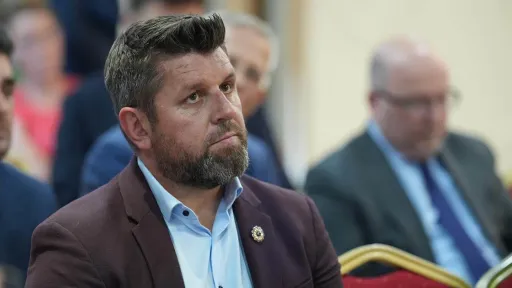 Ćamil Duraković poziva na objašnjenje povodom masovnog pozivanja na saslušanje saradnika Memorijalnog centra Srebrenica
