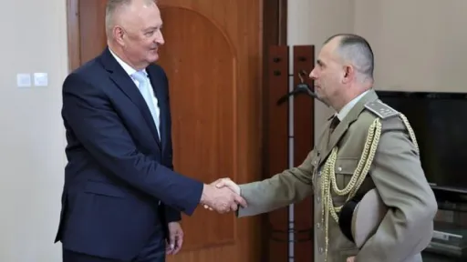 HELEZ S VOJNIM ATA&Scaron;EOM BiH U SRBIJI O INCIDENTU U KASARNI "KOZARA": Zatraženo očitovanje Srbije