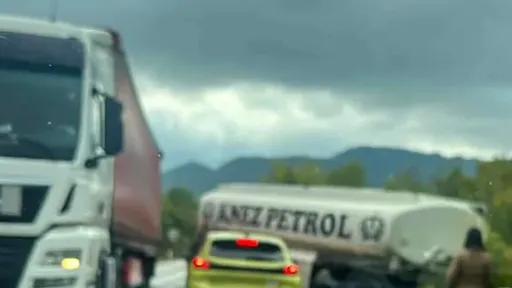 Cisterna sletjela s magistralne ceste između Gruda i Ljubuškog, saobraćaj usporen, nema povrijeđenih osoba