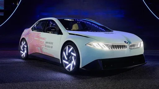 BMW predstavio najsnažniji prototip Vision Driving Experience