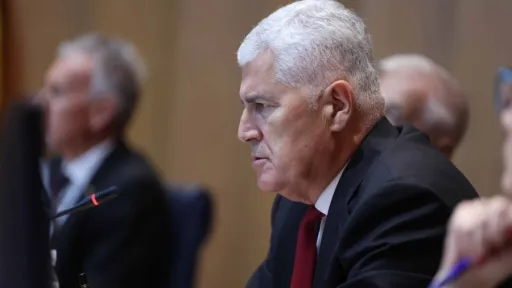 Sjednica Doma naroda Parlamenta BiH prekinuta zbog nedostatka kvoruma nakon što se trojica delegata iz SNSD-a nisu vratila