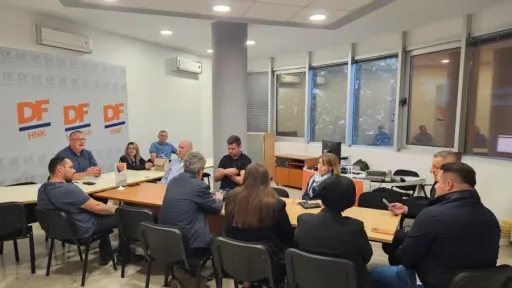 Demokratska fronta poziva na istragu upravljanja JP Komunalno zbog dugovanja od tri miliona maraka