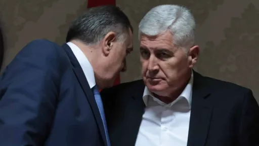 ANALIZA KOJA JE PODIGLA UZBUNU U SARAJEVU: Dodik i Čović skovali tajni plan, trećem partneru nude funkcije, ali bez stvarne moć
