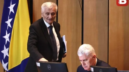 DOM NARODA POD KLJUČEM, DŽEPOVI PUNI: Dok Špirić i Čović upravljaju blokadama, građani plaćaju milione za Parlament koji ne radi!