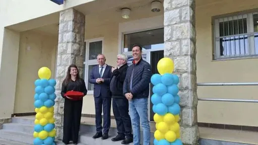Bosanski Petrovac nakon dvije godine ponovo ima banku: “Žalosno je da u 2025. slavimo otvaranje šaltera”