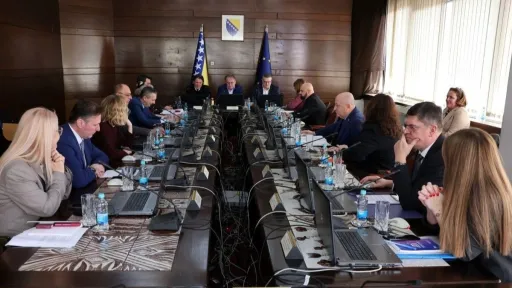 Odluka Vlade FBiH: Zadužili se za 10 miliona KM za tekuću potrošnju, povećali naknade ministrima...