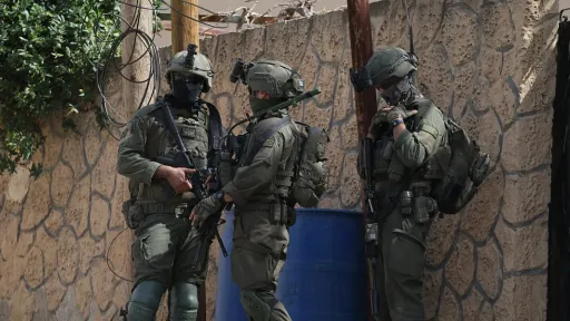 Izrael ponovo zatvorio četiri Palestinca koja je prethodno prema dogovoru oslobodio
