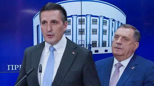 Nedeljko Elek smijenjen sa svih funkcija i isključen iz SNSD-a na zahtjev Milorada Dodika