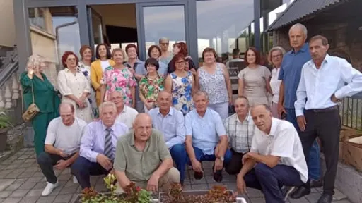 Obilježena 45. godišnjica mature Ekonomske škole Cazin | Cazin.NET