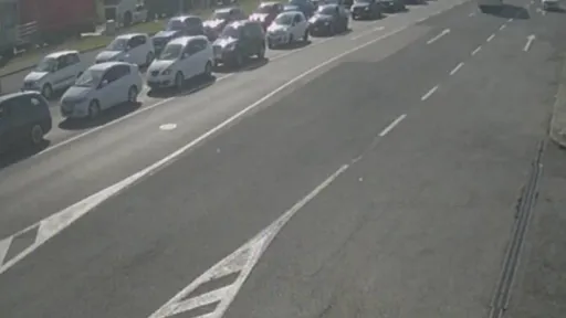 Duge kolone na graničnom prelazu Izačić, ostali prelazi imaju čekanja od 10 do 30 minuta