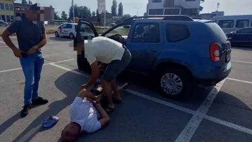 Državljanin Srbije uhvaćen u Prijedoru tokom krađe iz automobila uz pomoć uređaja za ometanje signala