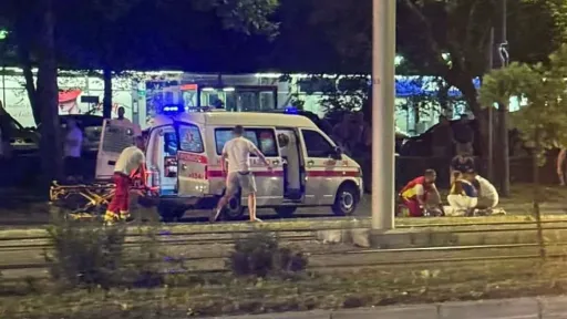 Mladić iz Sarajeva te&scaron;ko povrijeđen nakon pada s krova automobila tokom proslave uspjeha BiH na Mundijalu