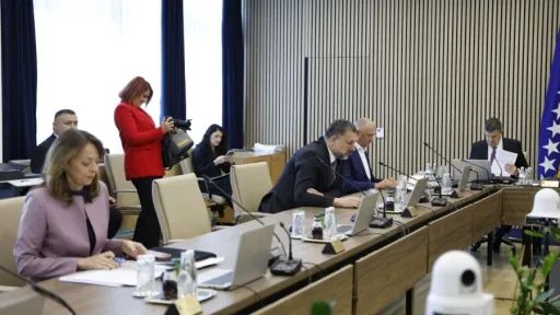 SPAŠAVAJ SE KO MOŽE: Šta će se dogoditi državnim ministrima koji planiraju zamrznuti mandat...