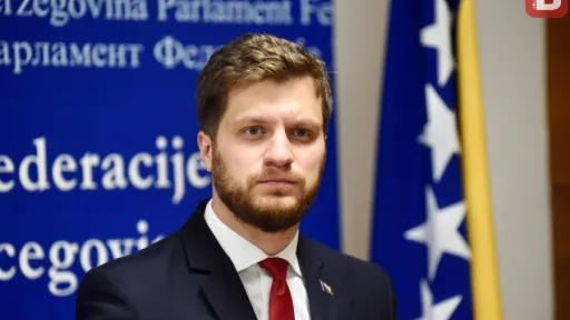 Načelnik Irfan Čengić objasnio mjesečna primanja i imovinu u kontekstu svojih putovanja po svijetu