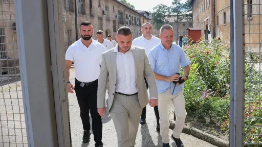 Uhapšen Ibrahim Handanović, zaposlenik KPZ-a Zenica, nakon što je odbacio drogu i počeo bježati tokom policijske potjere u Zenici