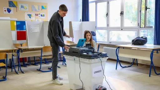 Predloženo da se uvede obavezno glasanje i pravo glasa sa 16 godina