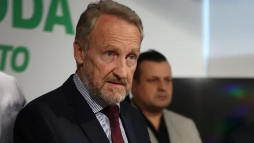 Bakir Izetbegović odgovorio na kritike, optuživši političke protivnike za zloupotrebu njegove izjave o ratu u BiH