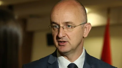 Srđan Mazalica komentirao odluku Ustavnog suda o Zakonu o grobljima, ističući da osporena formulacija nije značajan problem za kriminalizaciju usta&scaron;kih simbola