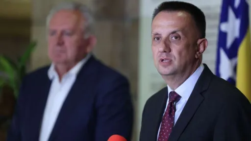 Federalni ministar Vedran Lakić predstavio paket mjera za pomoć 1.100 radnika nakon stečaja u Novoj Željezari Zenica