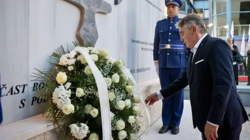 Željko Komšić na obilježavanju Dana formiranja brigada ARBiH i MUP-a: "Ponosan sam na svoju generaciju, ali ne želim rat za djecu