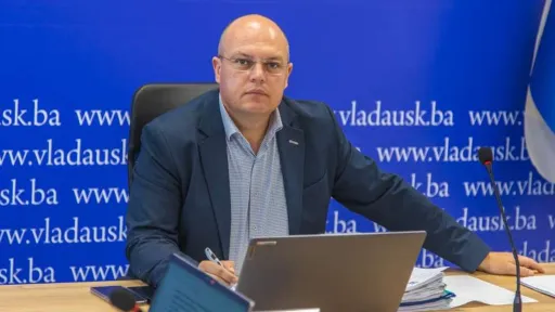 Ustavni sud FBiH privremeno obustavio primjenu odluka o smjeni Vlade Unsko-sanskog kantona