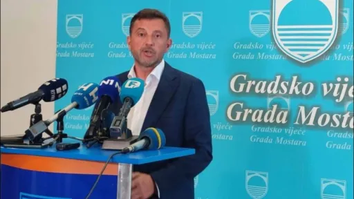 Gradonačelnik Kordić izbjegavao konkretne odgovore na pitanja novinara o JP Komunalno i JP Mostar-bus