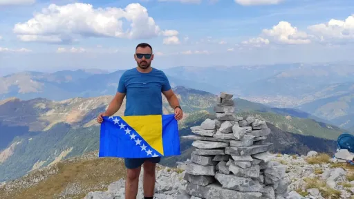Neldin Pendić iz Drežnice istražuje planine od Čabulje do Dolomita i osniva Planinarsko društvo s 120 članova