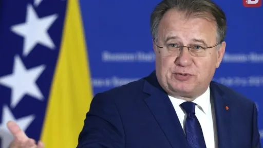 Nermin Nik&scaron;ić odbacio prijedlog Željka Kom&scaron;ića o formiranju koncentracijske vlade u Srednjobosanskom kantonu