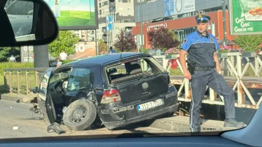 Te&scaron;ka saobraćajna nesreća u Sarajevu: Točkovi otpali sa automobila usljed snažnog udara