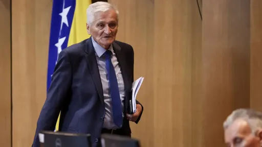 Nikola &Scaron;pirić kritizira uvođenje novih tehnologija u izborni proces, ističući moguće povećanje nepovjerenja građana