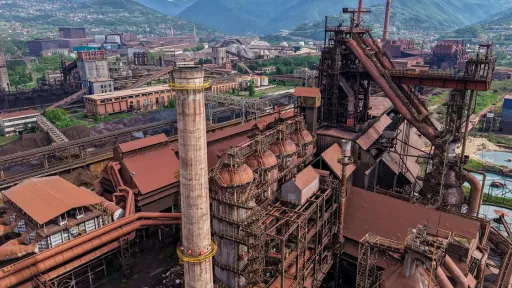 Težak povredni radnik u eksploziji plina u Novoj željezari Zenica, prebačen na KCUS